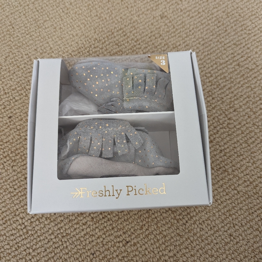Freshly picked size 3 moccasins grey confetti